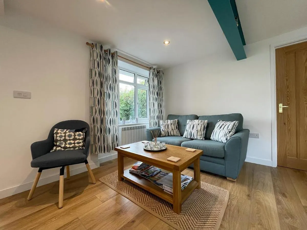 Lovely Ground Floor Apartment In Quiet Village Exeter United Kingdom